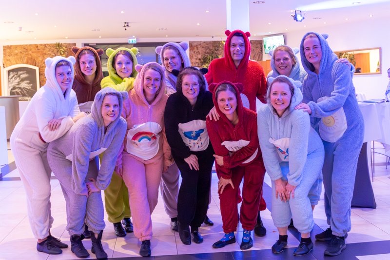 Die Wieweler Showtanzgruppe 2025 (v.l. hinten: Mara Hansen, Lotte Kretzschmar, Lea Pelzer, Verena Adam, Oliver Hoffmann, Melanie Münster, Kristina Karmeier; vorne: Sonja Kappel, Susann Lier, Nina Hermes, Julia Schuler, Swetlana Marx)